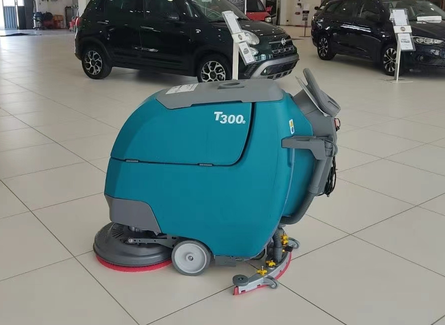 大商場清潔，還在使用人工？現(xiàn)在都用洗地機啦