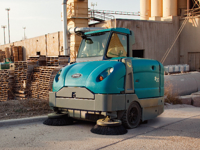 掃地機or洗地機？工廠清潔如何抉擇？