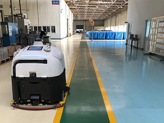 坦力工廠洗地機(jī)器人 46kg 壓強(qiáng)撕開油污防線