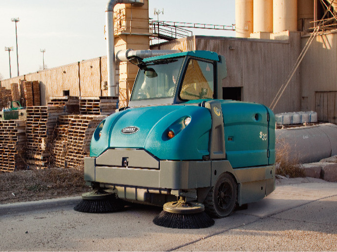 一年無(wú)休的環(huán)衛(wèi)工人，寒冬里要這樣使用掃地機(jī)