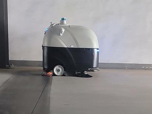 驚爆！坦力工廠自動(dòng)掃地機(jī)器人，怎樣讓 6 千平汽車車間一塵不染？