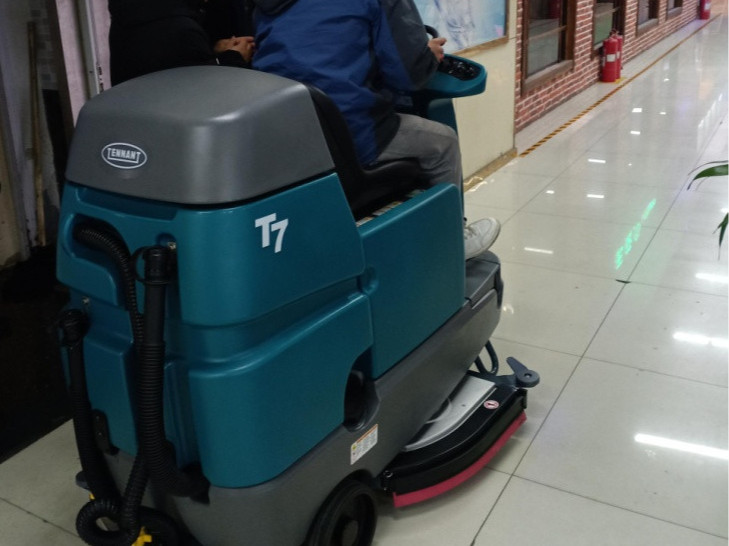 氣溫下降洗地機(jī)該如何保養(yǎng)？