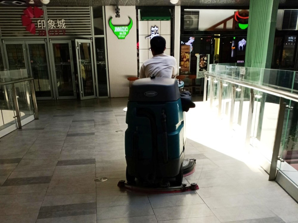 商用辦公樓適合使用駕駛式洗地機(jī)嗎？