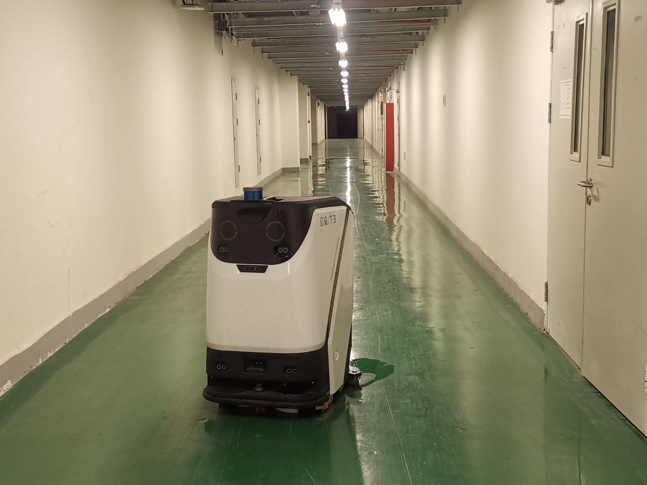 多層工廠清潔的 “三層陷阱”，人工模式難以為繼  坦力智能無人掃地機(jī)器人來破局