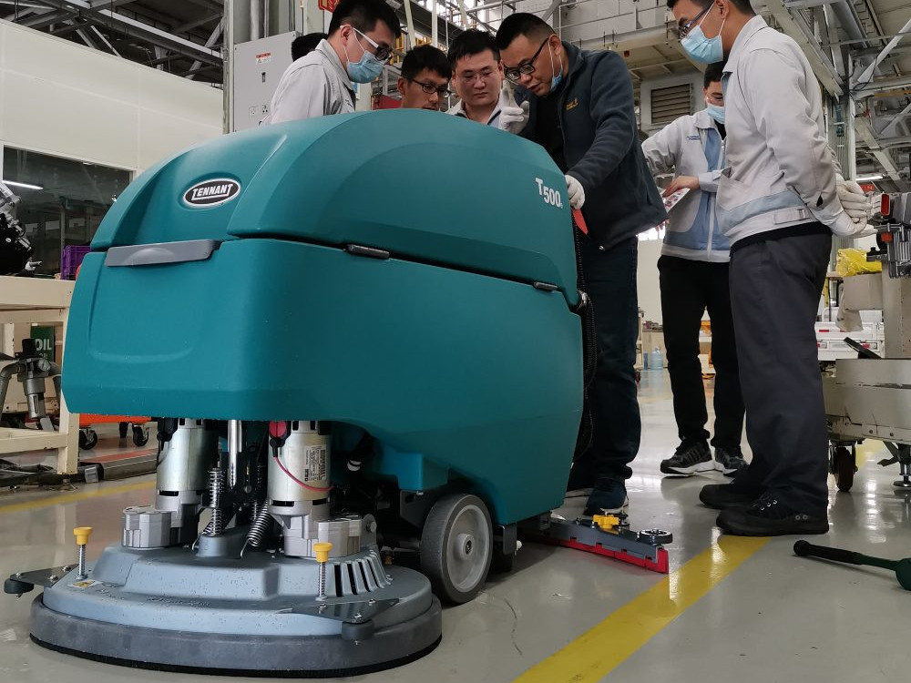 工廠選購(gòu)洗地機(jī)的關(guān)鍵點(diǎn)，都在這里了！