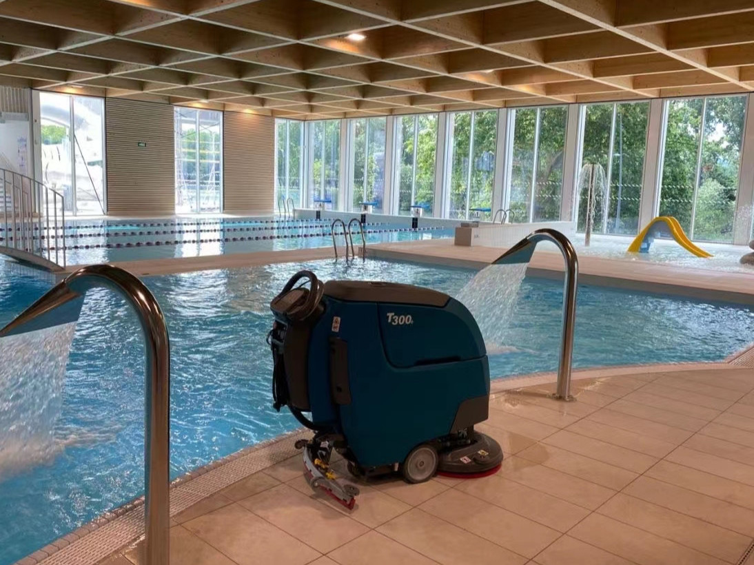 工業(yè)洗地機和商業(yè)洗地機選擇上有什么不同呢？