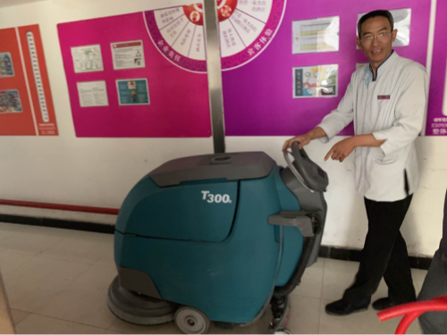 酒店用對(duì)洗地機(jī)，才能叫五星級(jí)