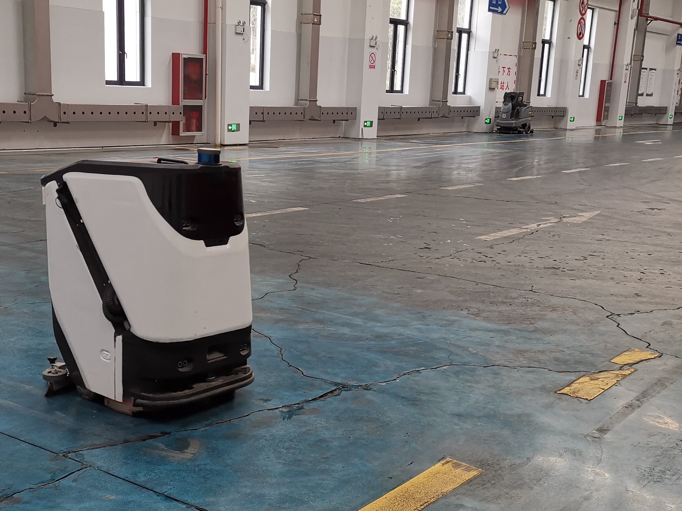 工廠清潔成本 “砍半” 不是夢！坦力無人洗地機器人，解鎖 24 小時智能清潔新范式