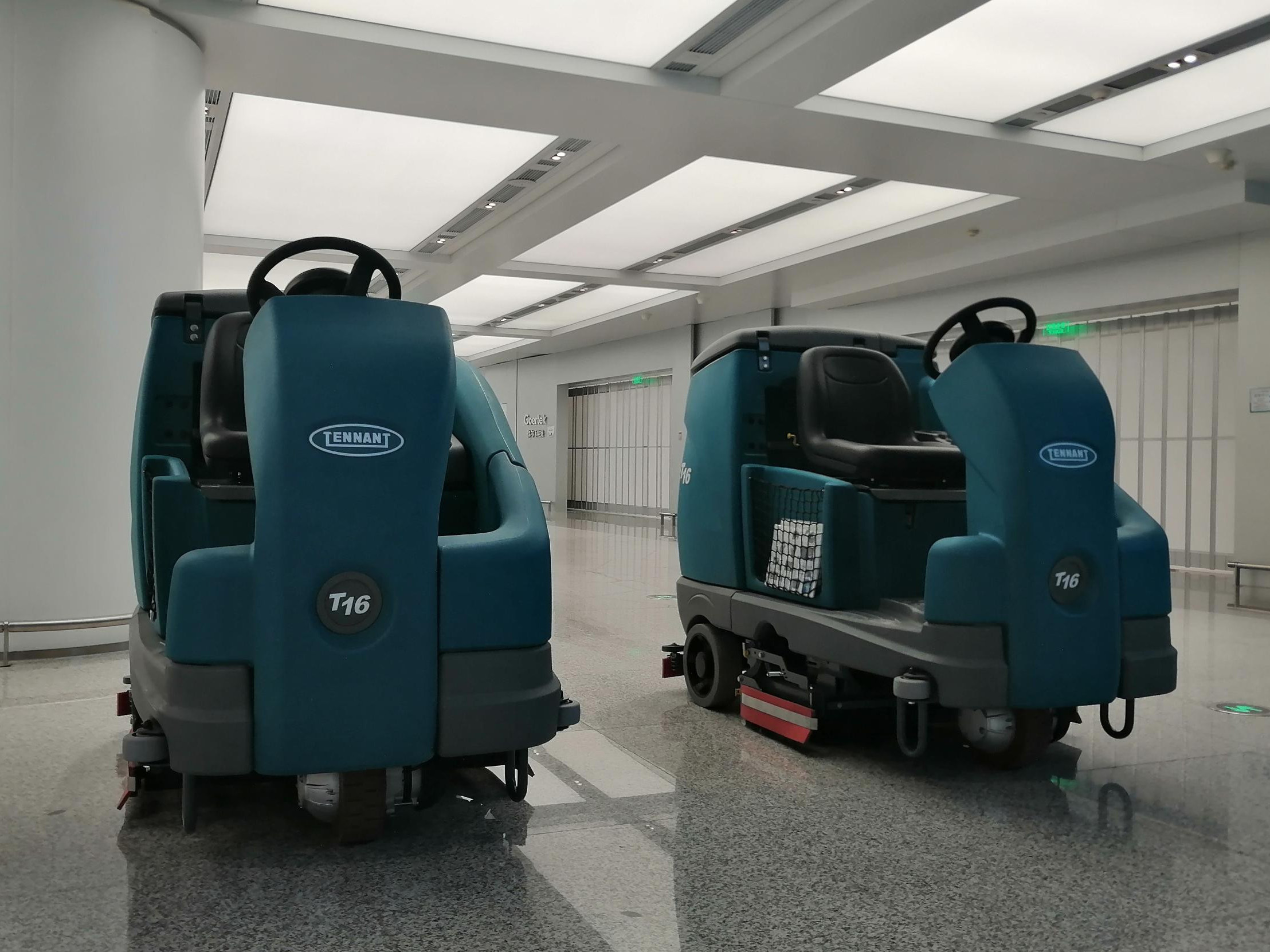 小型洗地車有哪些優(yōu)勢(shì)及如何選擇？